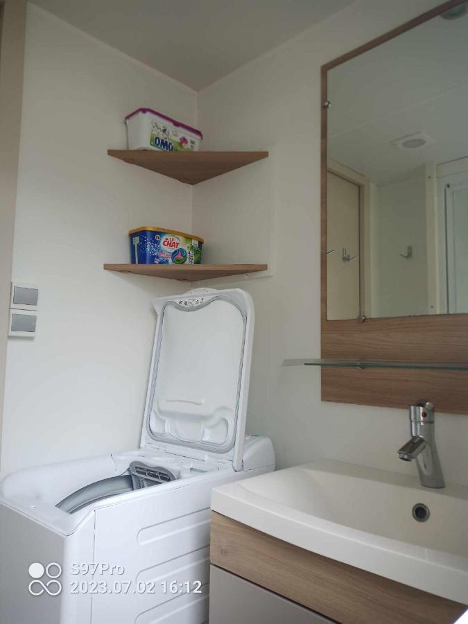 Mobil-Home 6/8 Personnes Au Domaine De Kerlann, Пон-Авен Екстериор снимка